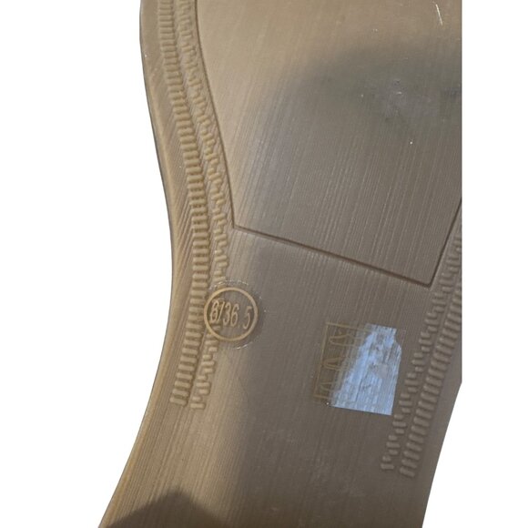 Gold Textured Slip-On Loafers With Metal Accent Womens Size 6.5 Synthetic Upper - Picture 6 of 6